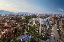 Two-bedroom apartment in a luxury complex near a park