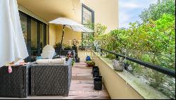 Apartment 3+1 bedrooms with balconies, for sale, in Foz do Douro, Portugal