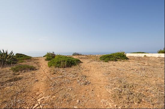 Plot with spectacular views front line to the sea for sale in Ca, Llucmajor 07620