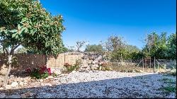 Charming village house on a large plot for sale in Felanitx, Maj, Felanitx 07200