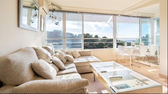 Reformed top floor apartment with sea views for sale in Portals , Calvià 07181