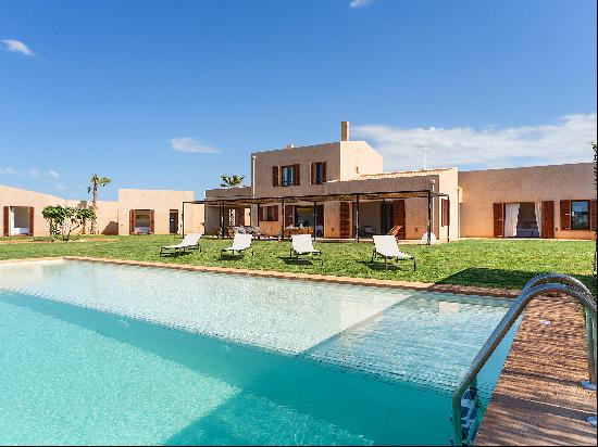 2018 Luxury Villa Near Es Tren