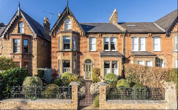 Substantial double fronted, seven bedroom Victorian family home in a popular East Dulwich 