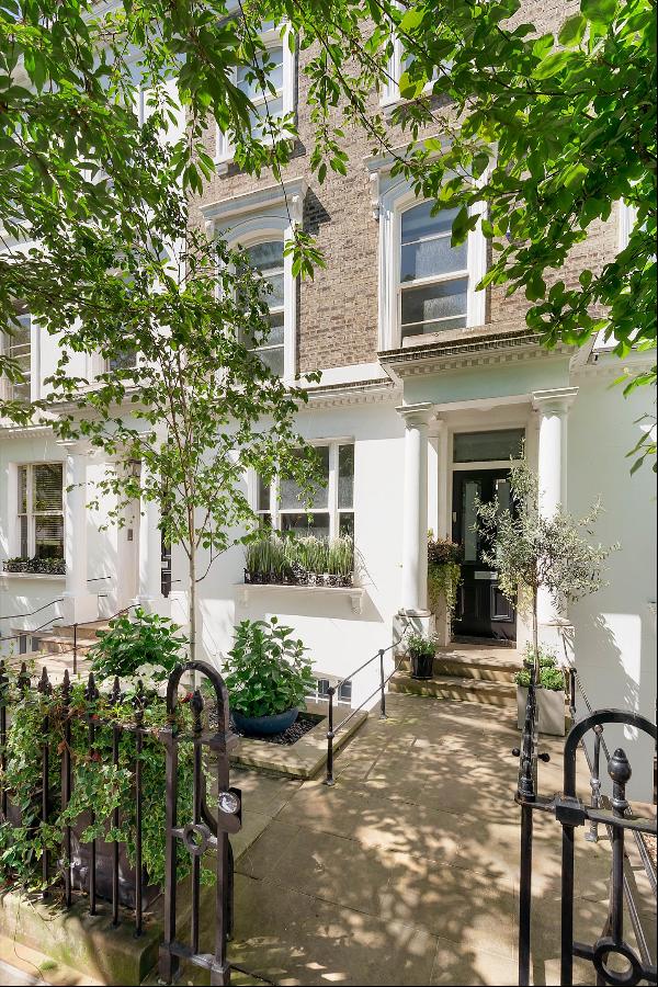 A beautiful family house for sale  with a garden in Kensington W8.