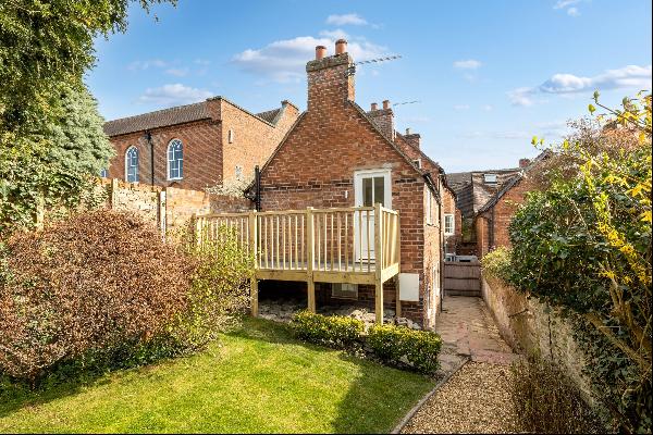 A superb one-bedroom cottage sat within the grounds of the beautiful and historic Dinham H