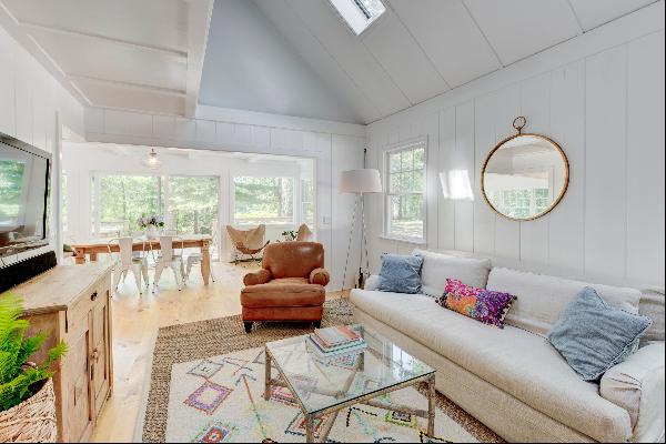 Recently renovated and furnished in a laid back beach style, this adorable cottage located