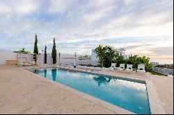Stunning villa in the exclusive area of Playa Paraiso