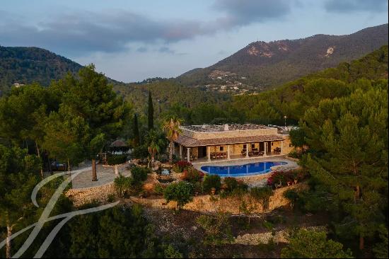 Villa with sea view in Cala Tarida