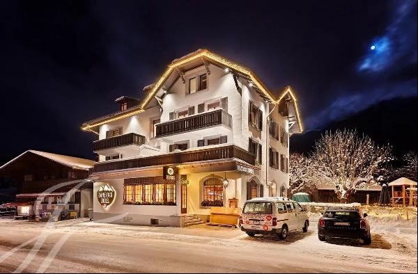 Boutique Hotel with Restaurant and 17 rooms in Gsteig bei Gstaad
