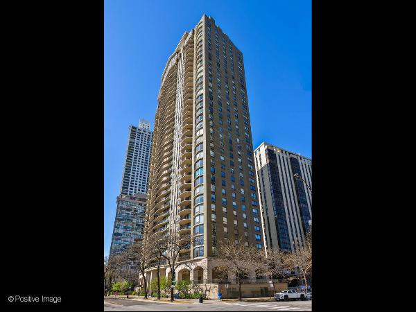 1040 N LAKE SHORE Drive 34B