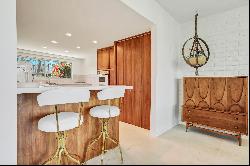 Stunning Mid Century modern condo in the heart of Indian Wells