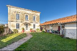 GUJAN MESTRAS - 19TH CENTURY MANOR HOUSE - SWIMMING POOL