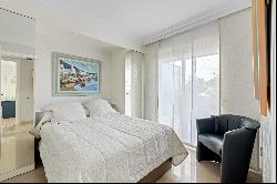 Cannes Palm Beach, top floor apartment, 4 rooms, terraces, glimpse of the sea