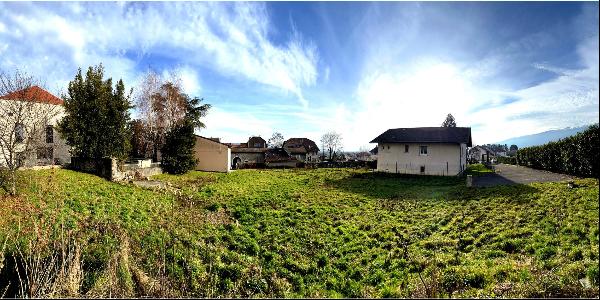 In exclusivity. Land for sale (1 119 m²) in Chevry.