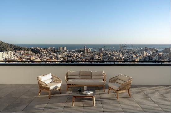 Four-bedroom penthouse in a cutting edge off-plan complex with p, Málaga 29001