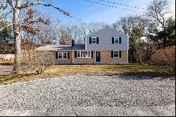 6 Stage Coach Road, Centerville MA 02632