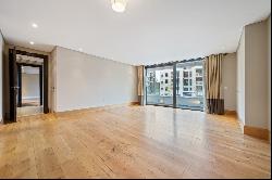 Stunning two-bedroom lateral apartment in St John's Wood