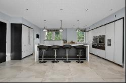 Orchard Way, Esher, Surrey, KT10 9DY