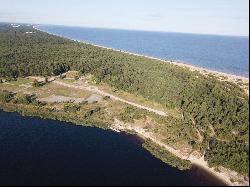 Private house building land in Jurmala