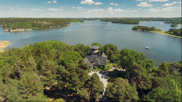 Magnificent lakefront property at Drottningholm