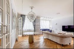 Elegant 192 sqm apartment in the Turati area