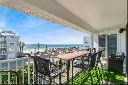 Gulf-View Condo With Designer Décor And High-End Furnishings