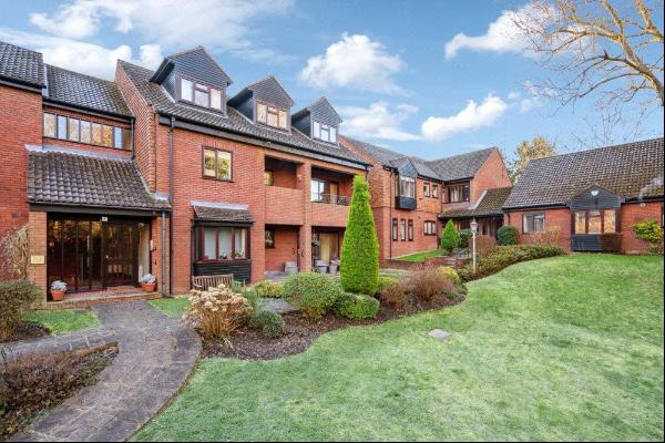 Snells Wood Court, Little Chalfont, Amersham, Buckinghamshire, HP7 9QT