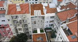 Townhouse with 5 suites, swimming pool, Campo Ourique