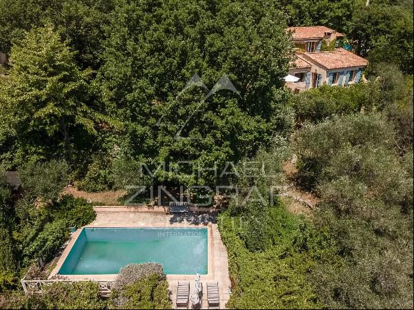 Provençal villa in a green setting