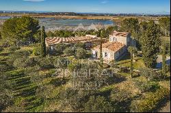 Stone house with panoramic views, close to Fontvieille