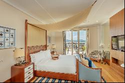 Luxurious penthouse within the Regent 5* hotel, Porto Montenegro