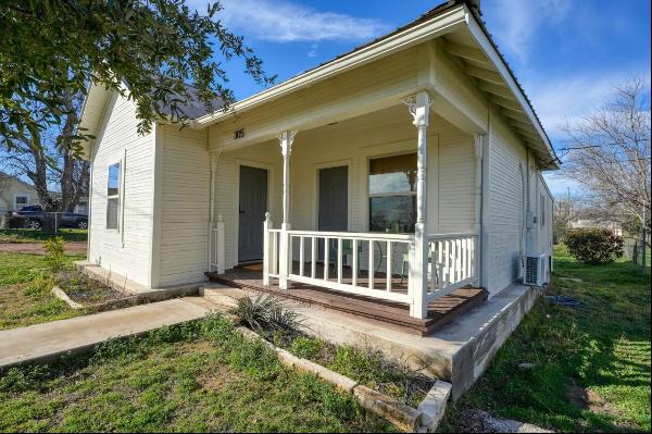 305 W 305 Tarrant St, Llano TX 78643