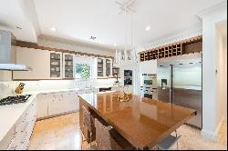 375 Harbor Ln, Key Biscayne, FL