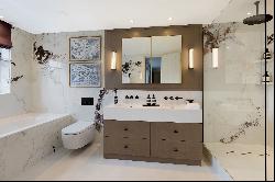 Exquisite four-bedroom, four-bathroom apartment in Belgravia