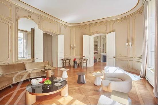 Stunning Apartment in Saint-Germain-des-Pres