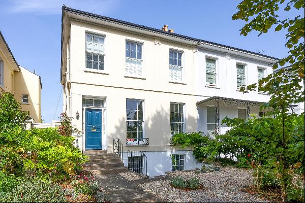 An impressive Grade II listed home with self contained apartment. GL52