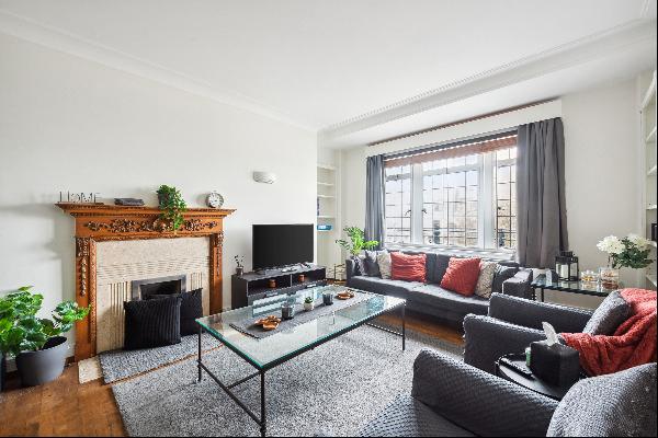 A bright apartment situated on the seventh floor of a highly desirable portered block on P