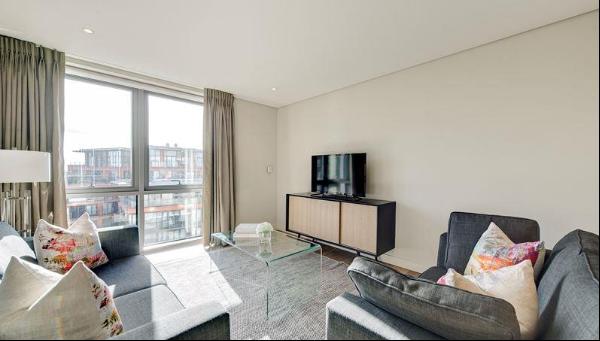 Three bedroom apartment to rent in Merchant Square East, Hyde Park W2.