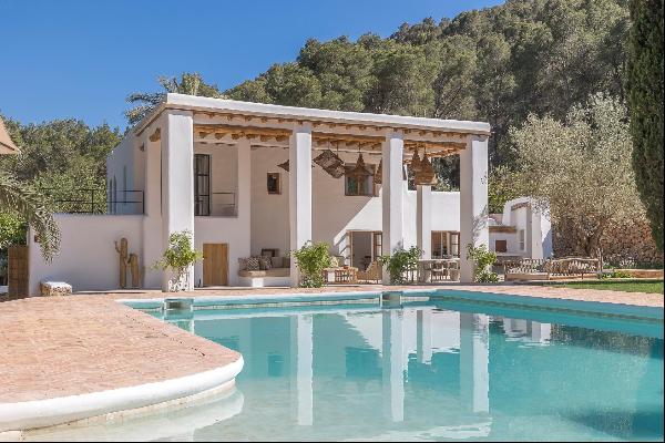 Exquisite Renovated Finca with pool in Ibiza