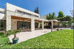 Mediterranean-style house in the Piedra Roja sector.