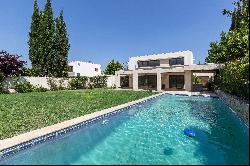 Mediterranean-style house in the Piedra Roja sector.