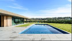 Luxury 4-bedroom villa with garden and pool, for sale, in Penafiel, Portugal