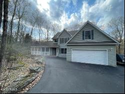 801 Long Ridge Court, Lords Valley PA 18428