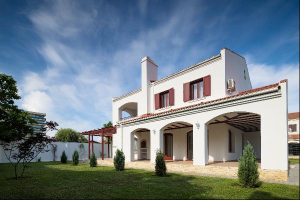 Villa on the Sunny Beach of the Black Sea - Z14