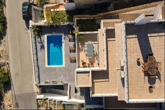 Modern 5-bedroom house with private pool in Quint Mar Sitges