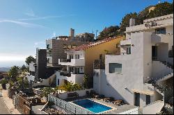 Modern 5-bedroom house with private pool in Quint Mar Sitges