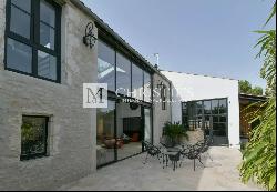 Renovated farmhouse with indoor swimming pool near La Rochelle