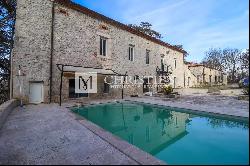 Remarkable Manoir with guest house, pool and jacuzzi, 40 acres of land, close to AGEN