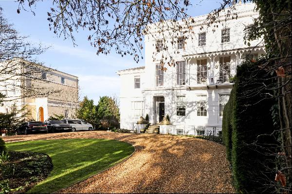 An impressive first floor apartment within a stunning Regency Villa and situated in one of