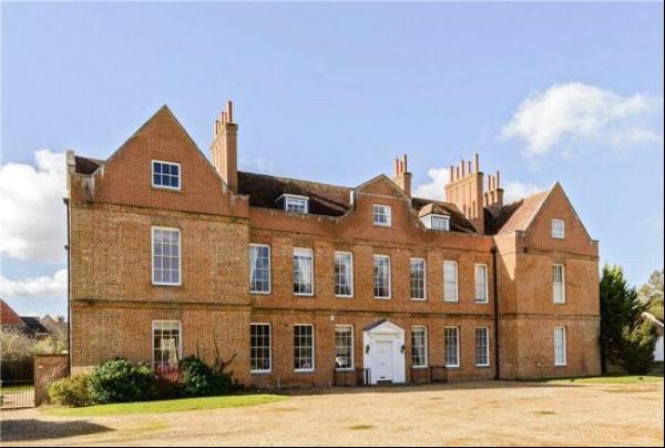 A grand and comfortable wing of a fine Grade II listed country house set at the end of 1km